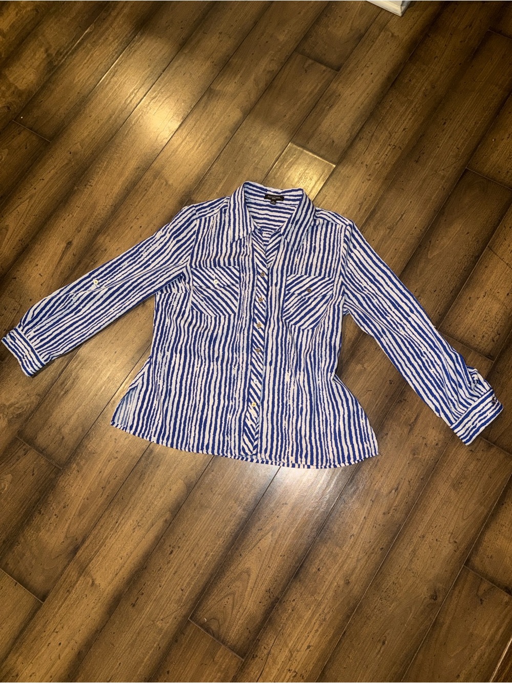 💙WOMEN’S BLUE AND WHITE STRIPE BUTTON-DOWN, LONG SLEEVE BLOUSE💙